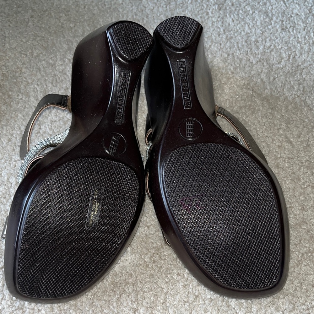 Italian Shoemakers Metallic Bronze Sandals Made in Italy - Picture 2 of 5